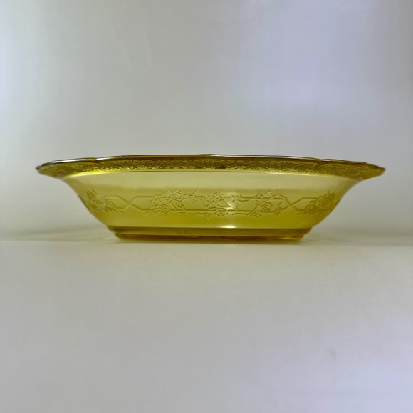1930s Amber Depression Oval Glass Bowl | Federal Glass Co. - Picture 3 of 15